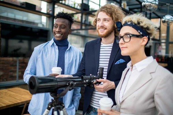 Quels sont les meilleurs spots pour observer les étoiles filantes dans le désert du Sahara?